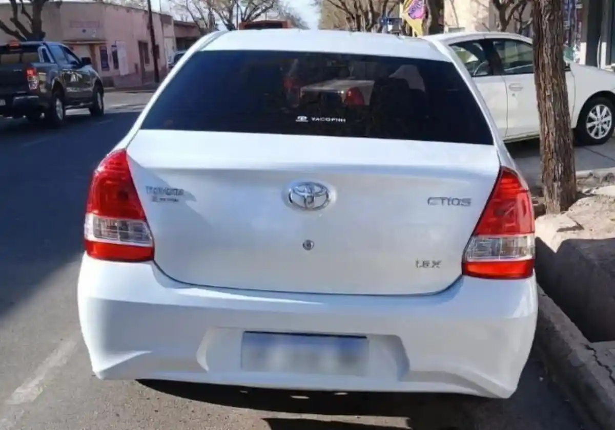 Toyota Etios  2022 - foto 3