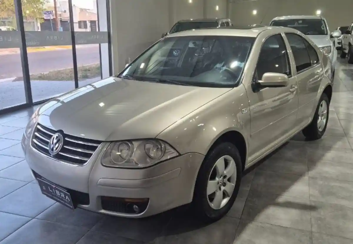 Volkswagen Bora  2009 - foto 1