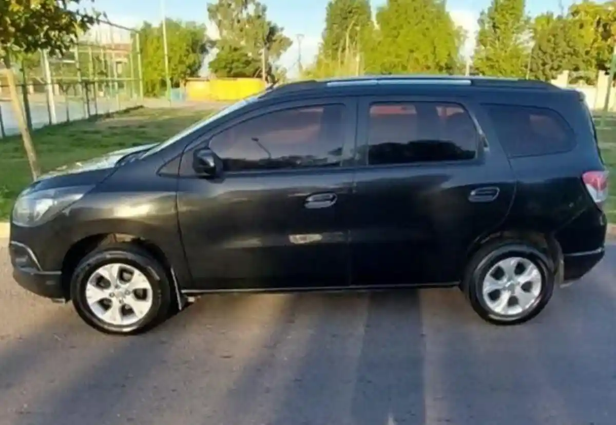 Chevrolet Spin  2015 - foto 2