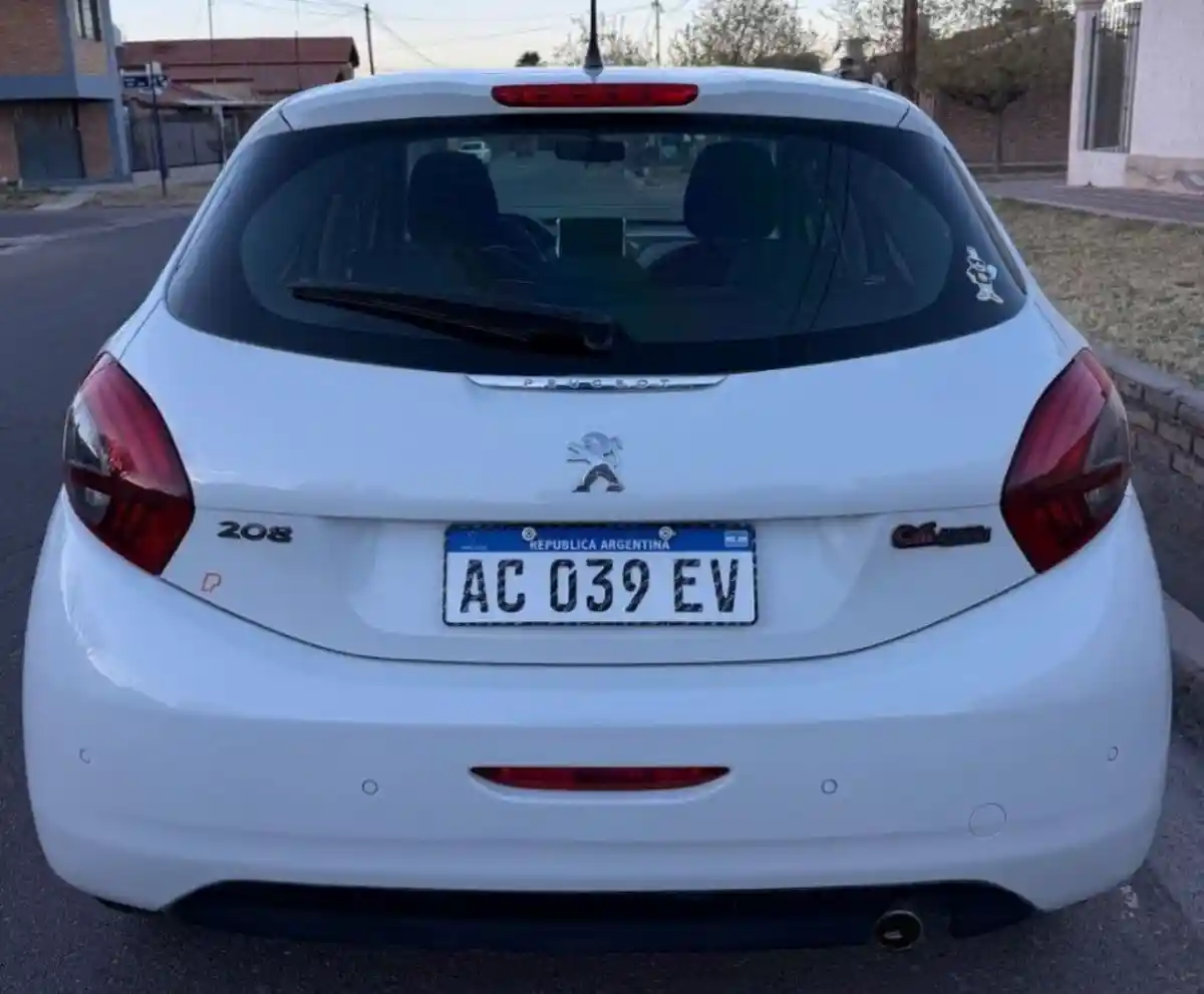 Peugeot 208  2017 - foto 3