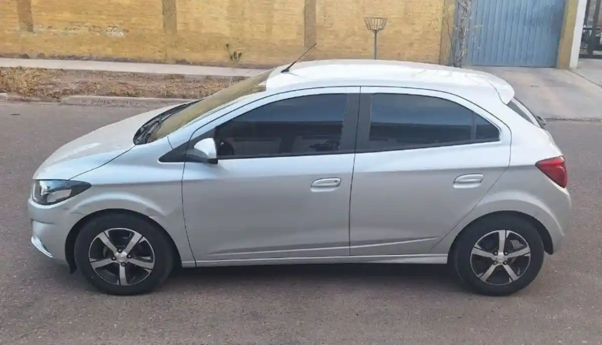 Chevrolet Onix  2017 - foto 2
