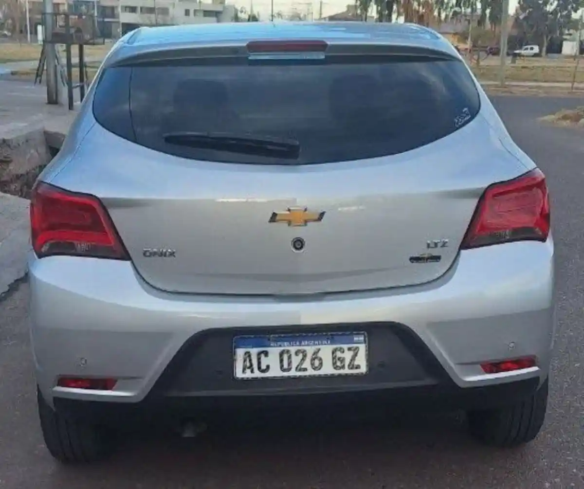 Chevrolet Onix  2017 - foto 4