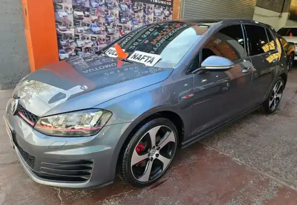 Volkswagen Golf 2018 - foto 1