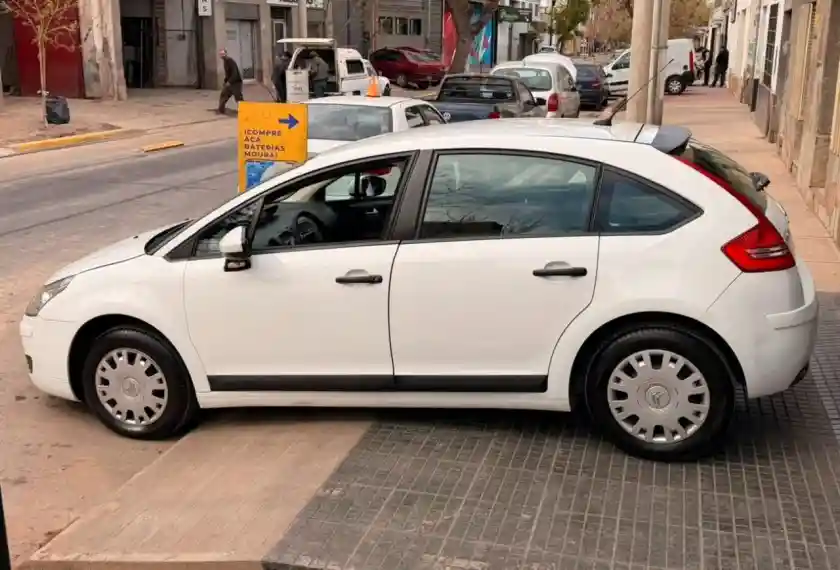 Citroën C4  2011 - foto 4
