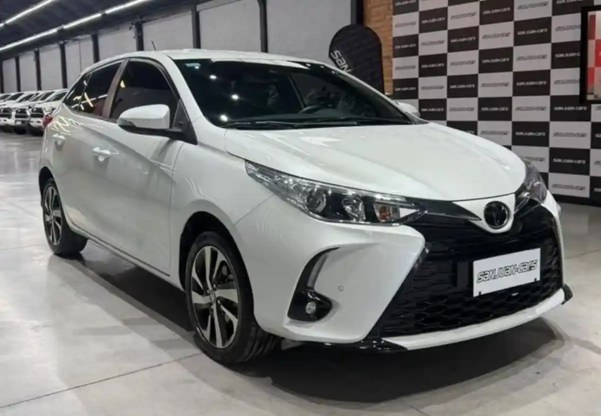 Toyota Yaris 2022 - foto 1