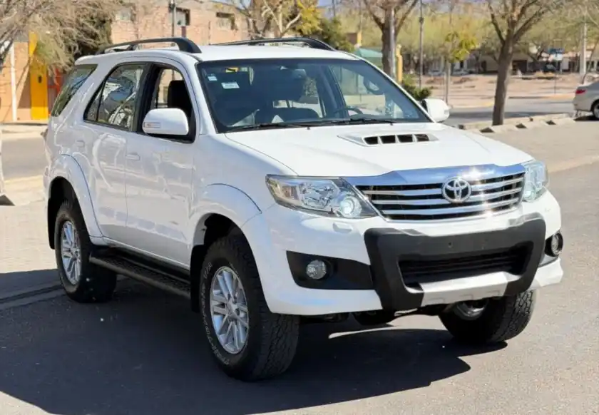 Toyota Hilux Sw4  2014 - foto 2