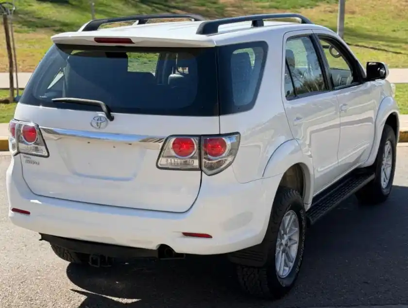 Toyota Hilux Sw4  2014 - foto 3