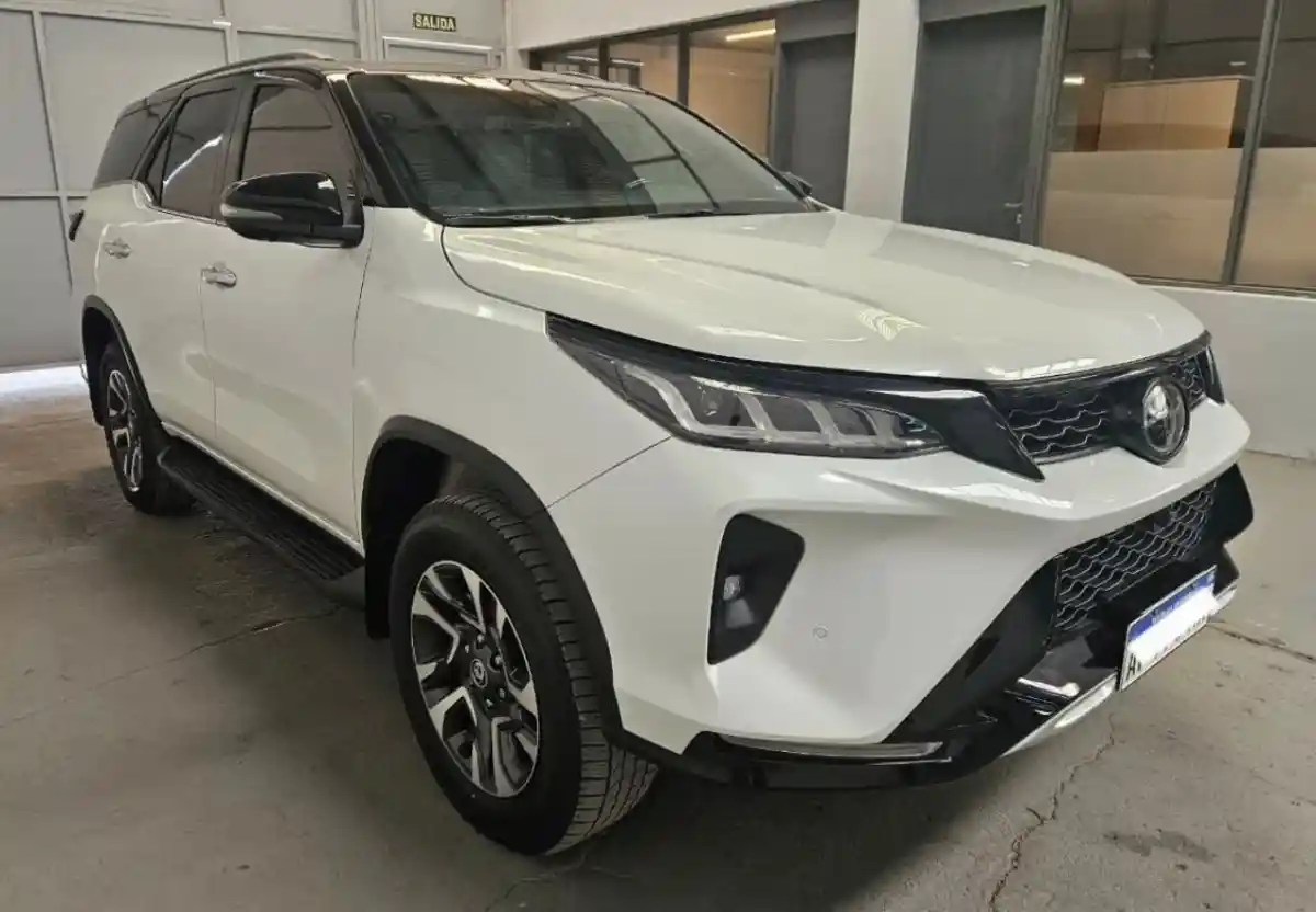Toyota Hilux Sw4  2023 - foto 3