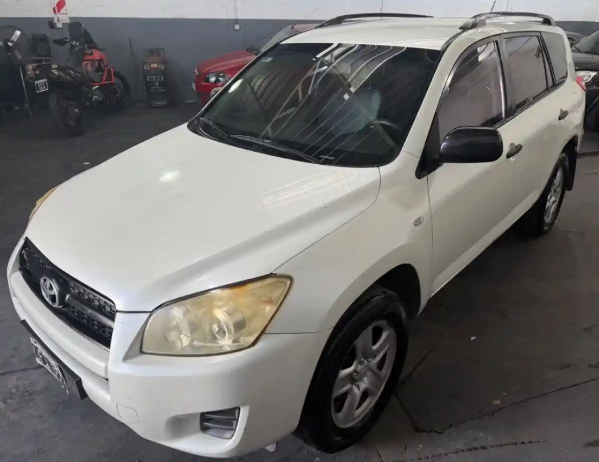 Toyota RAV4 2012 - foto 1