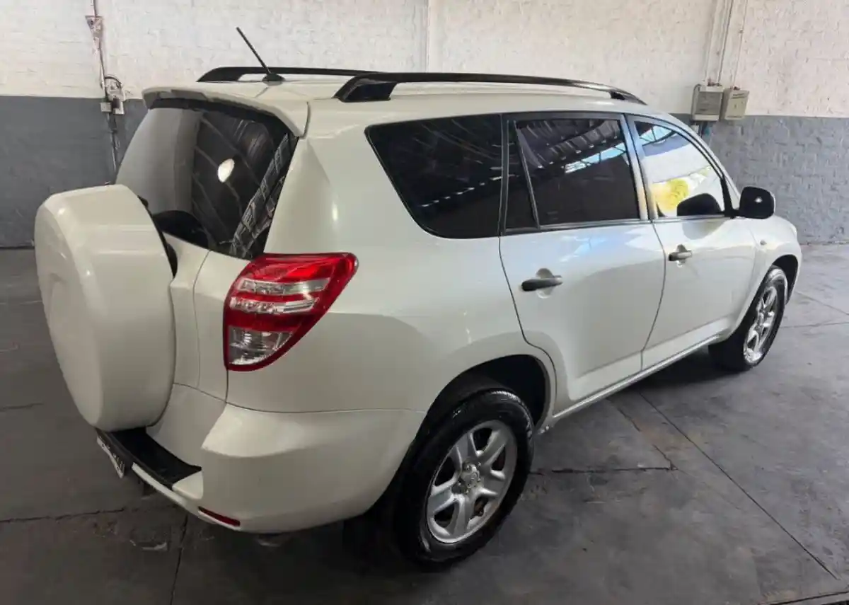 Toyota Rav4  2012 - foto 3