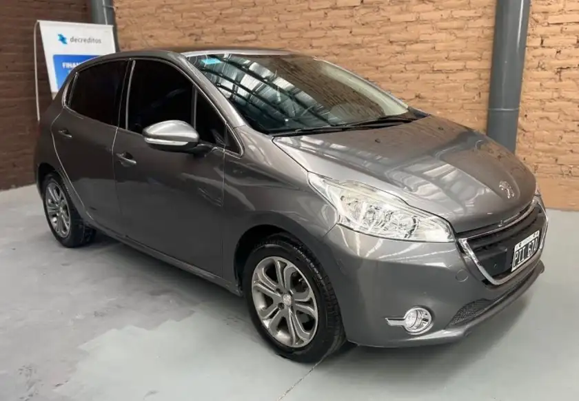 Peugeot 208  2015 - foto 1