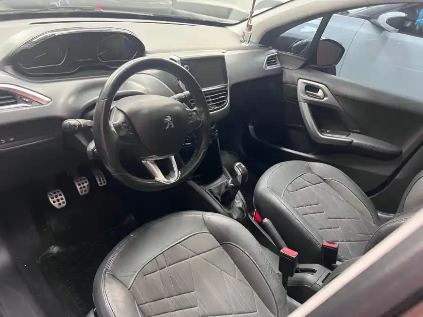 Peugeot 208  2015 - foto 4