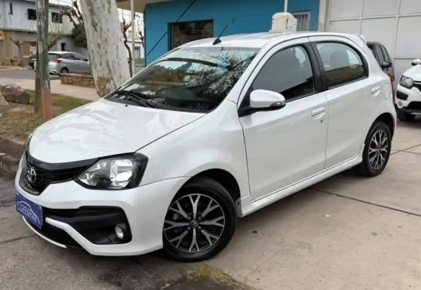 Toyota Etios  2023 - foto 1