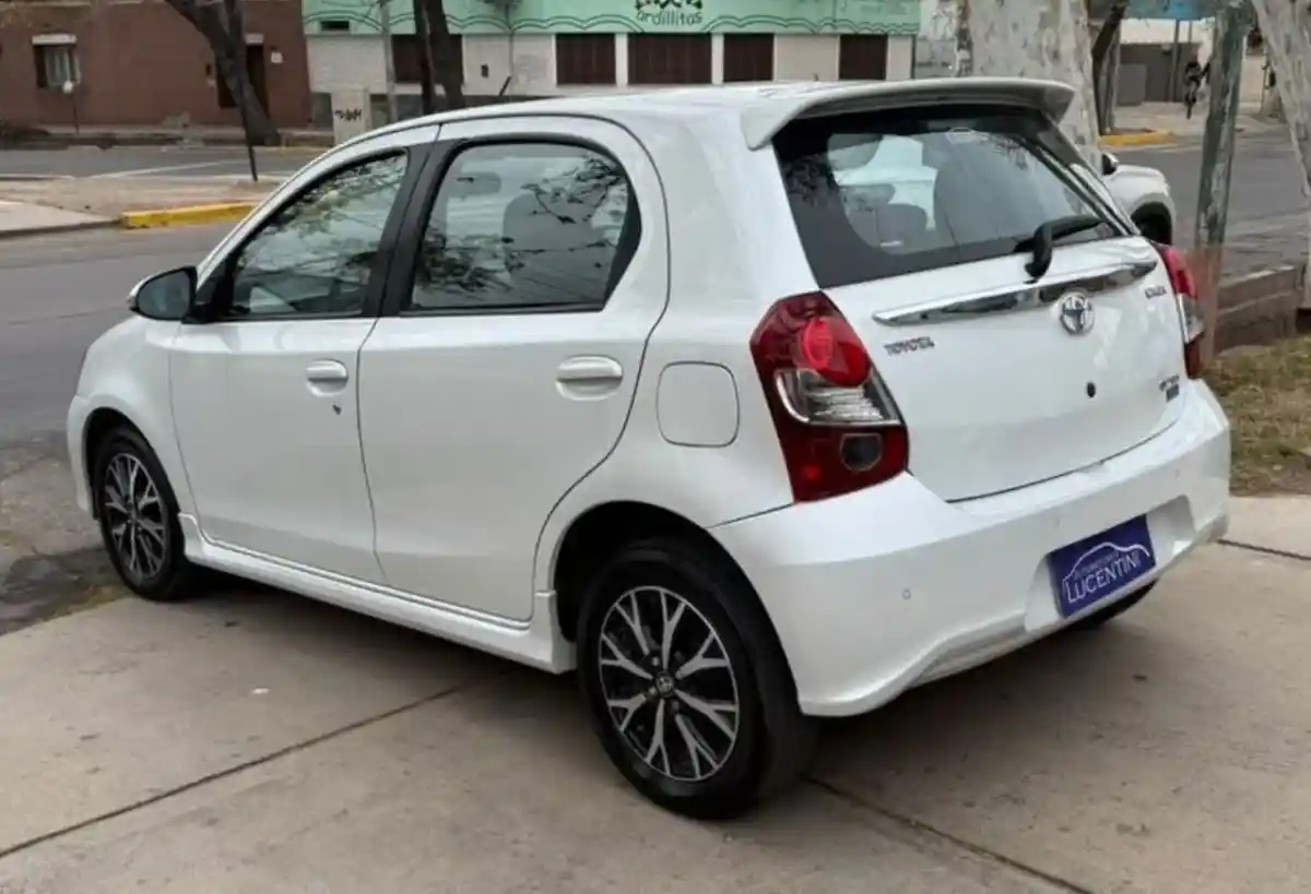 Toyota Etios  2023 - foto 4