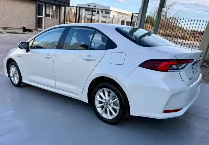 Toyota Corolla  2021 - foto 2