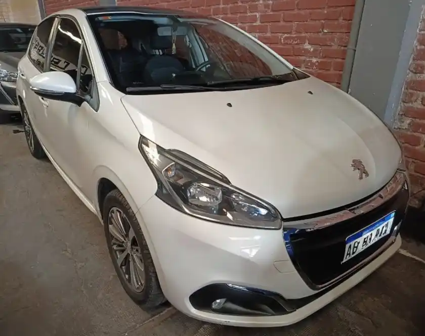 Peugeot 208 2017 - foto 1