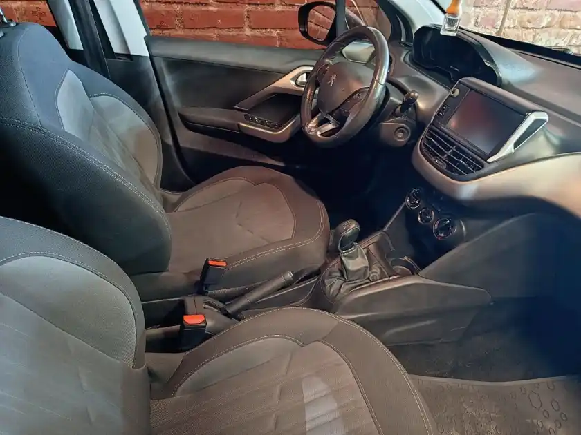 Peugeot 208  2017 - foto 4