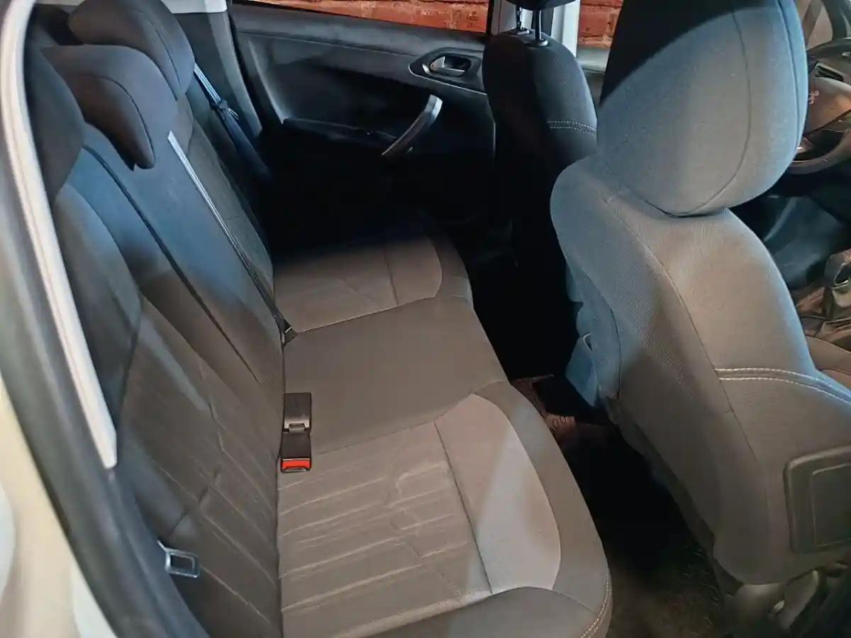 Peugeot 208  2017 - foto 5