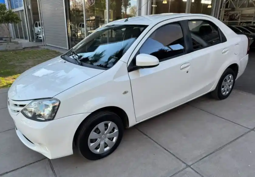 Toyota Etios 2016 - foto 1