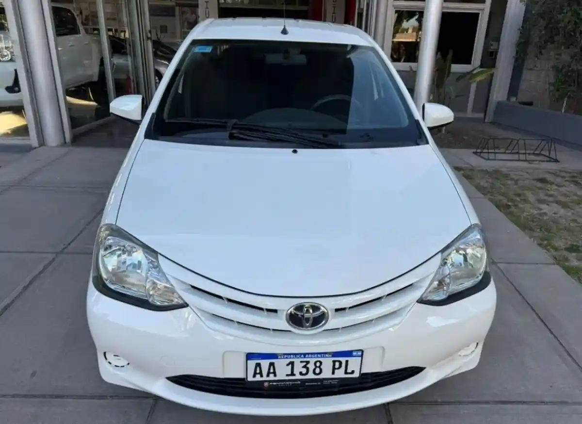Toyota Etios  2016 - foto 2