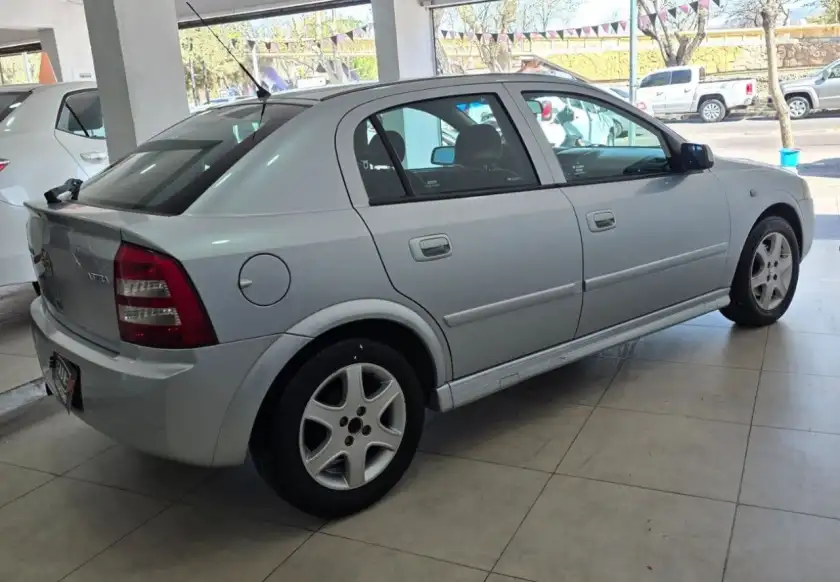 Chevrolet Astra  2010 - foto 4