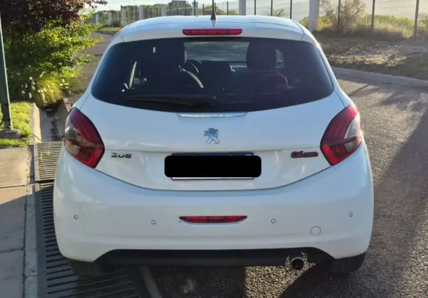 Peugeot 208  2017 - foto 2