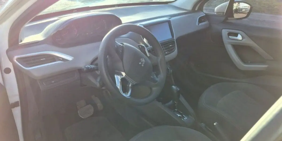 Peugeot 208  2017 - foto 3