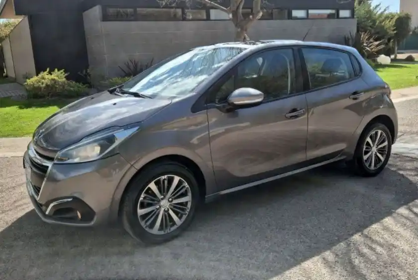 Peugeot 208  2017 - foto 1
