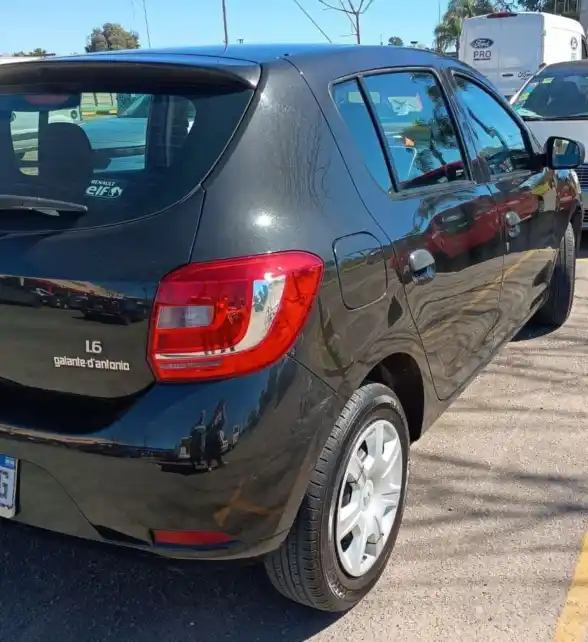 Renault Sandero  2018 - foto 2