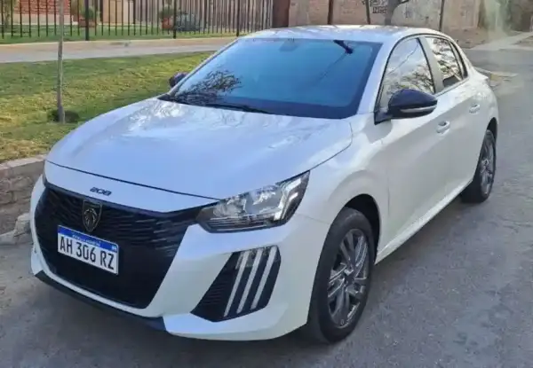 Peugeot 208  2025 - foto 1