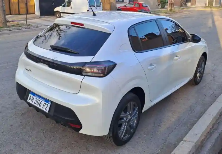 Peugeot 208  2025 - foto 4