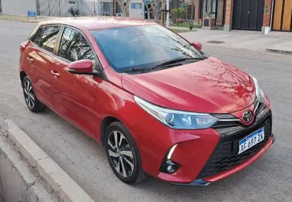 Toyota Yaris  2022 - foto 2