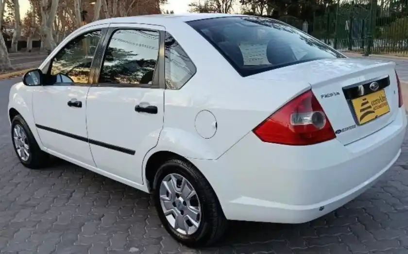 Ford Fiesta  2009 - foto 3