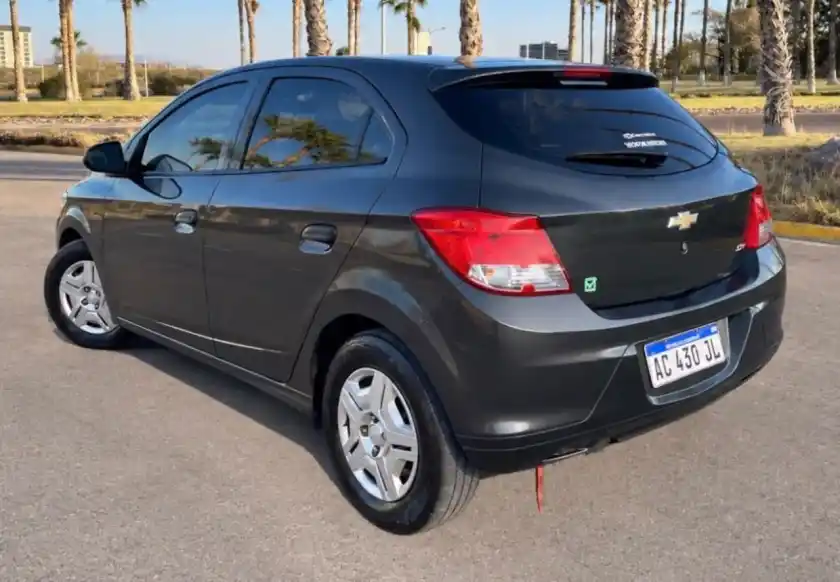 Chevrolet Onix  2018 - foto 3