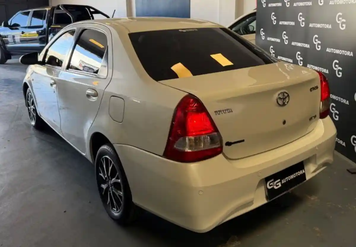 Toyota Etios  2018 - foto 3