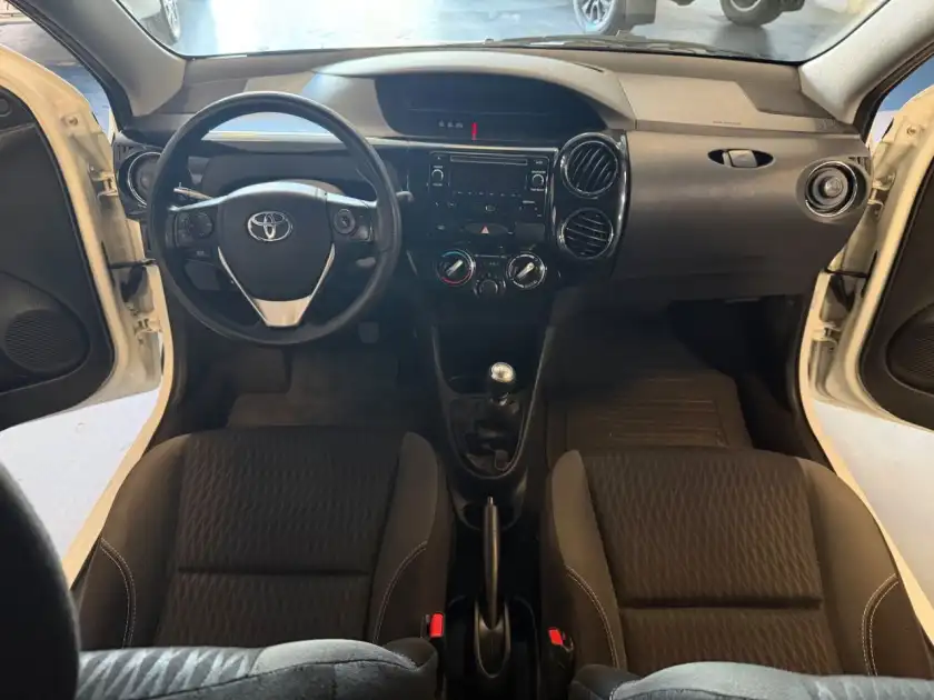 Toyota Etios  2018 - foto 5