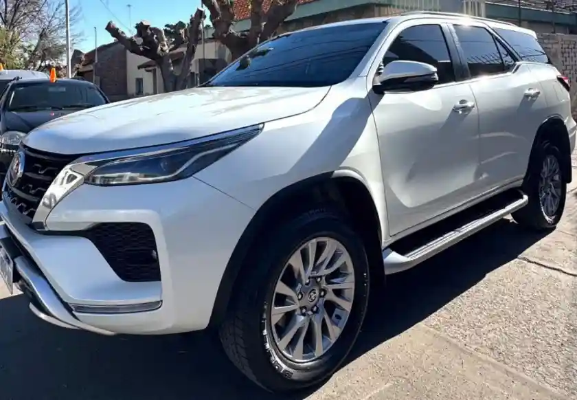 Toyota Hilux Sw4  2022 - foto 1