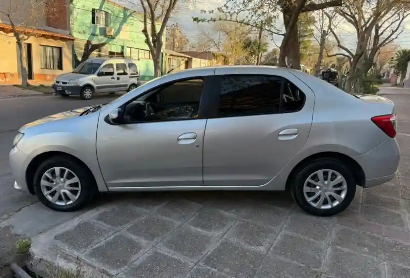 Renault Logan  2015 - foto 2