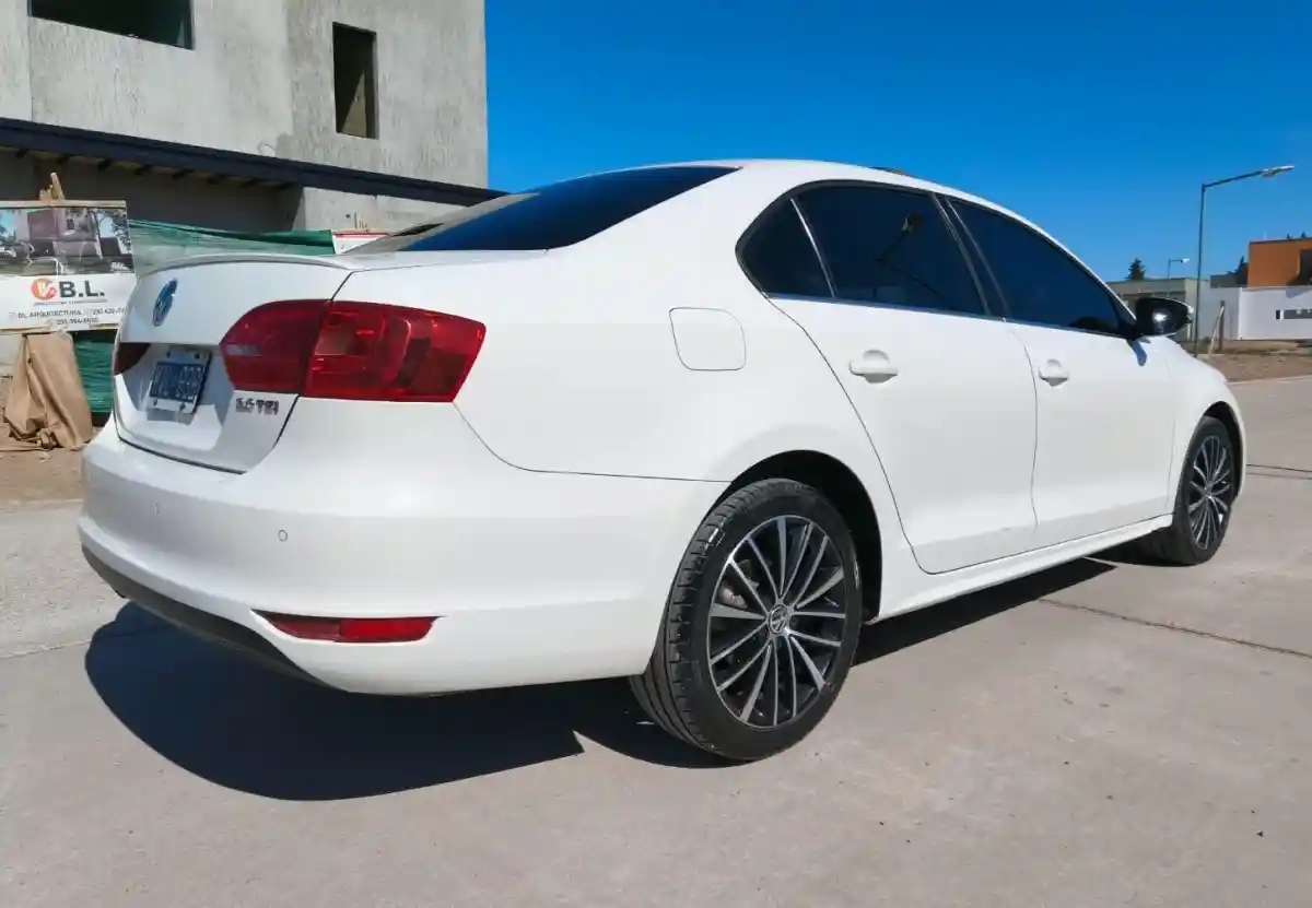 Volkswagen Vento  2013 - foto 4