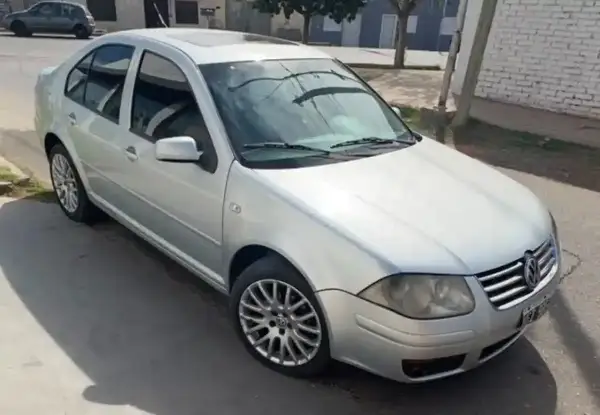 Volkswagen Bora 2008 - foto 1