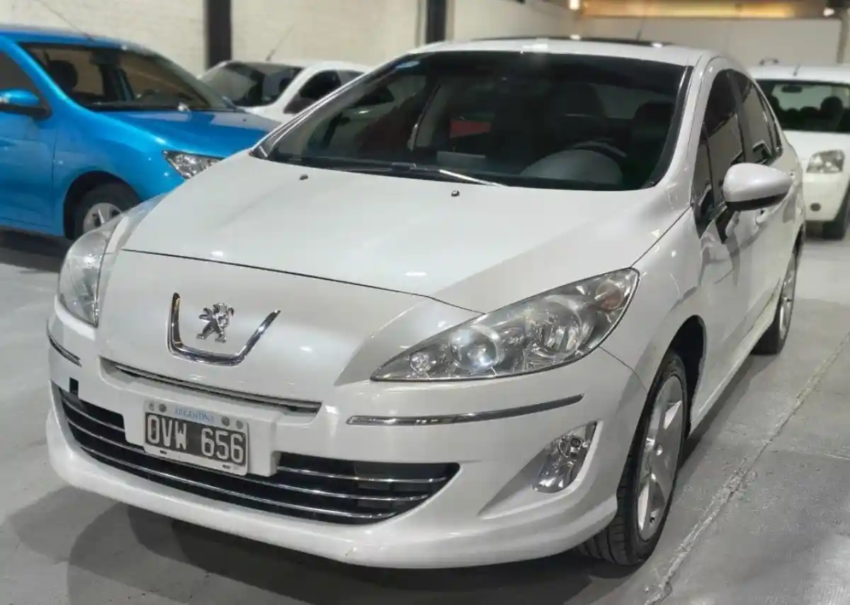 Peugeot 408 2015 - foto 1