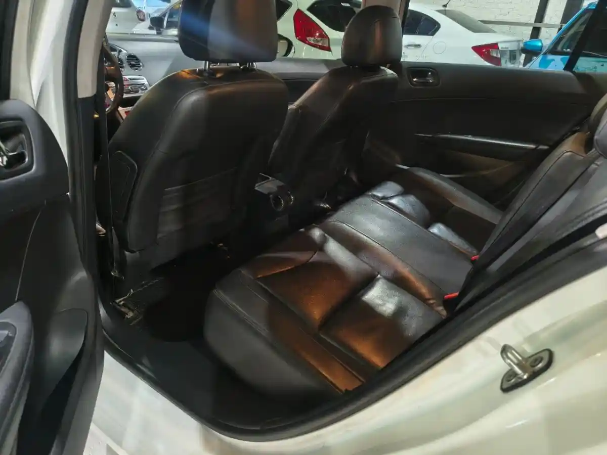 Peugeot 408  2015 - foto 5