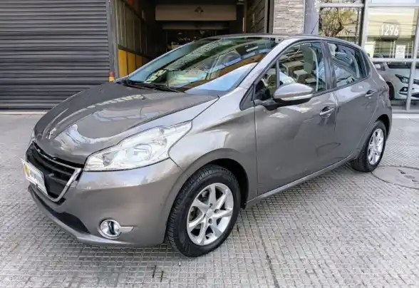 Peugeot 208  2014 - foto 1
