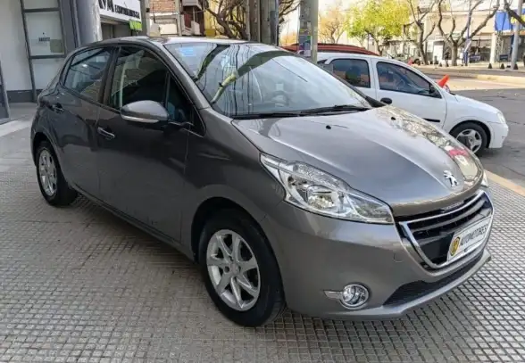 Peugeot 208  2014 - foto 2