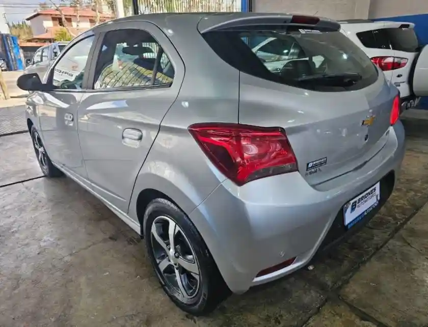 Chevrolet Onix  2017 - foto 4