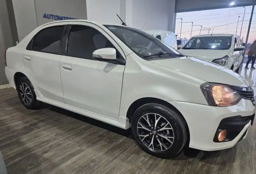 Toyota Etios  2019 - foto 3
