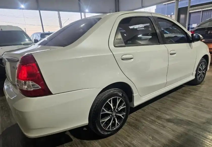 Toyota Etios  2019 - foto 4