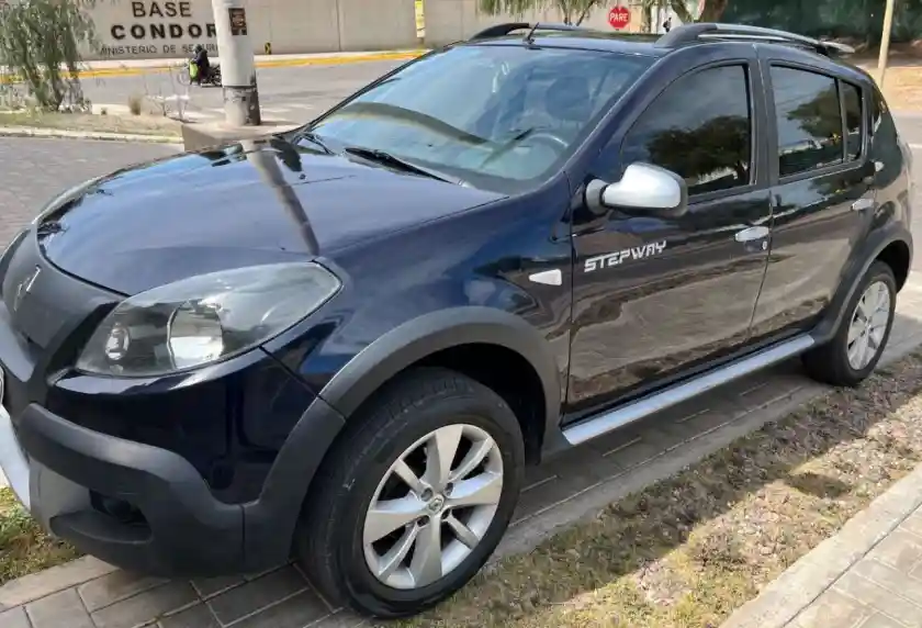 Renault Sandero  2013 - foto 1