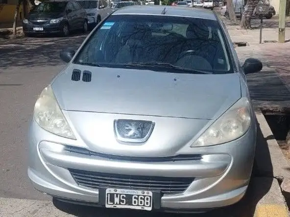 Peugeot 207  2012 - foto 1
