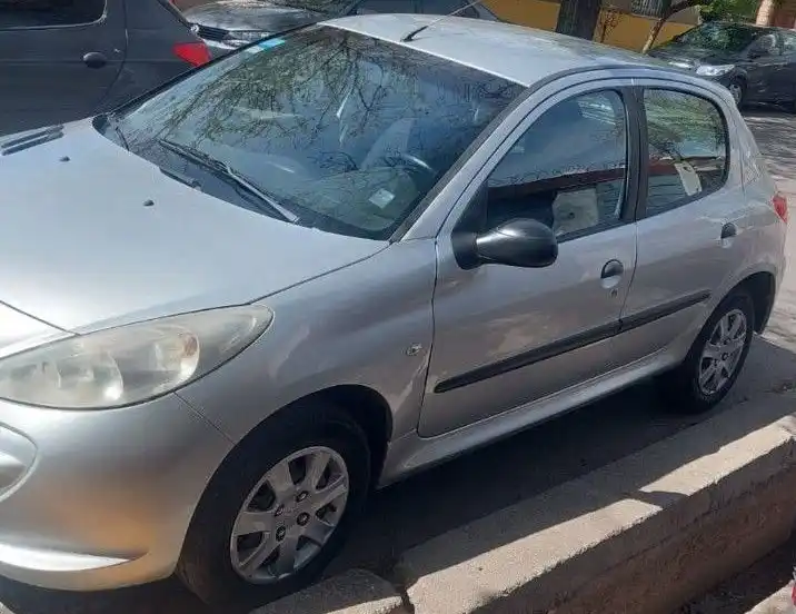 Peugeot 207  2012 - foto 2
